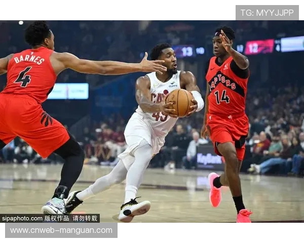 猛龙险胜黄蜂，巴恩斯关键球锁定胜局