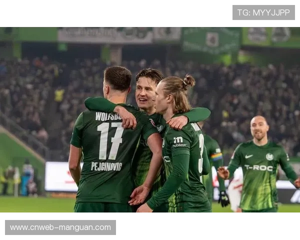 沃尔夫斯堡3-4弗赖堡七球对攻，佩伊契诺维奇戴帽难救主