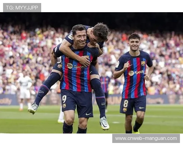 巴萨西超杯晋级决赛，莱万领衔锋线三叉戟火力全开