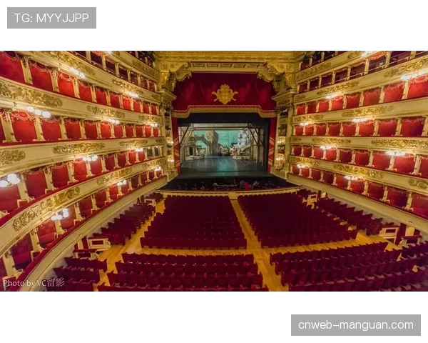 特写:欧冠主题交响乐在米兰斯卡拉歌剧院上演,足球与艺术融合